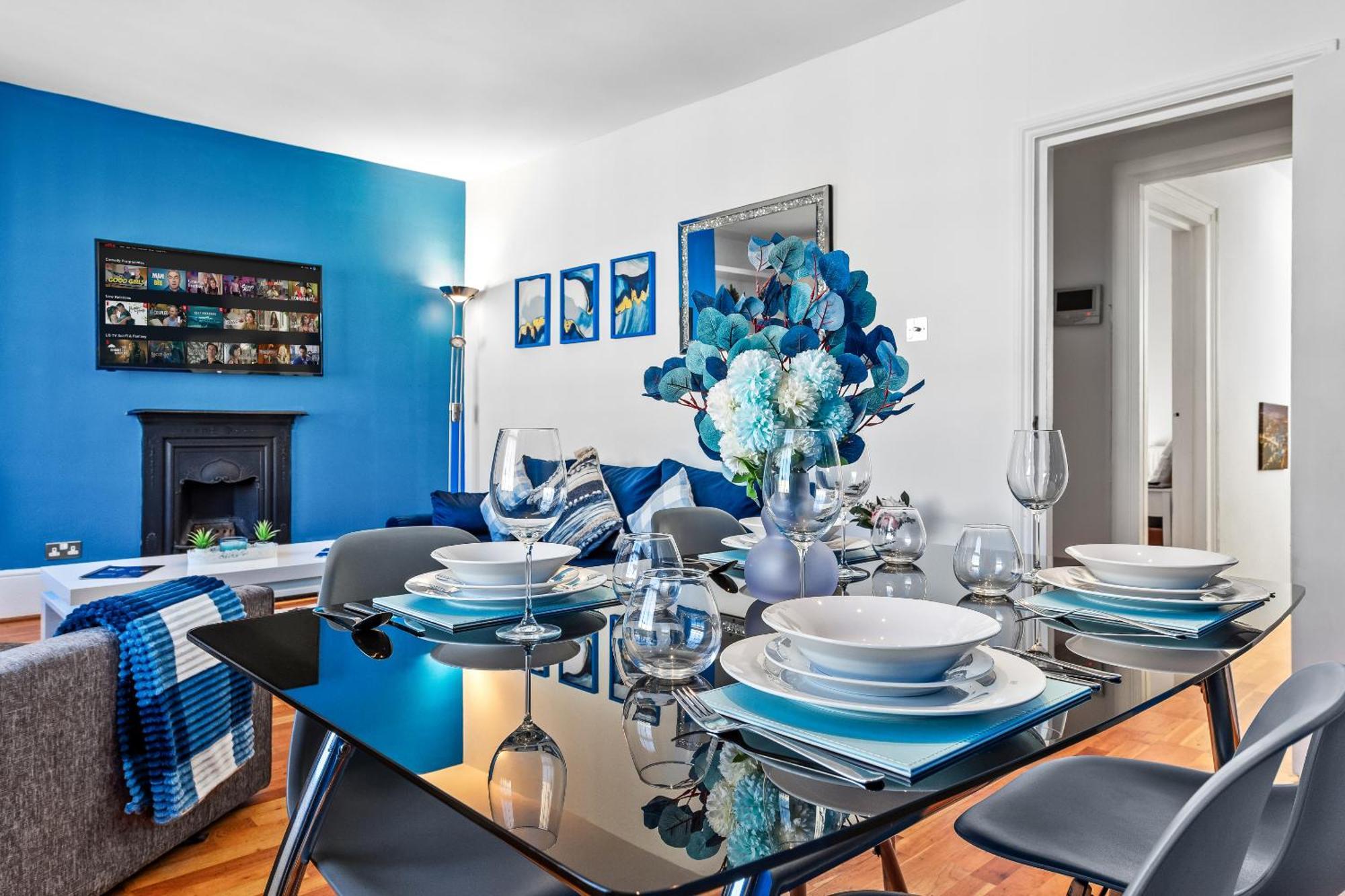 Balcony Blue Theme 1 Bedroom Central London Luxury Flat Near Hyde Park! Accommodates Up To 6! Double Sofa Bed And Next To Station! 外观 照片