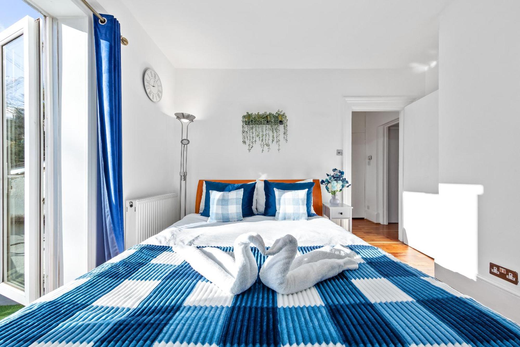 Balcony Blue Theme 1 Bedroom Central London Luxury Flat Near Hyde Park! Accommodates Up To 6! Double Sofa Bed And Next To Station! 外观 照片