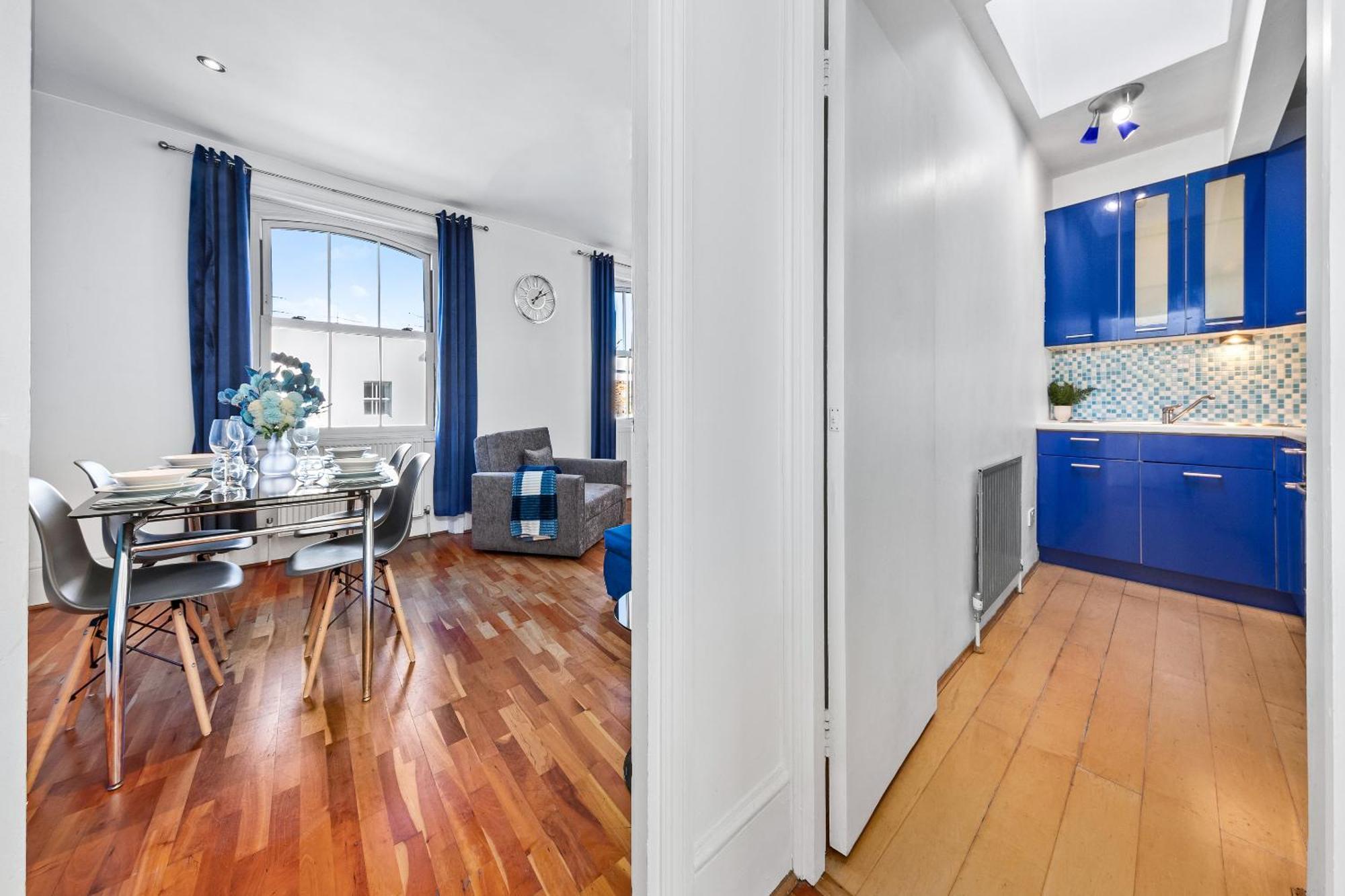 Balcony Blue Theme 1 Bedroom Central London Luxury Flat Near Hyde Park! Accommodates Up To 6! Double Sofa Bed And Next To Station! 外观 照片