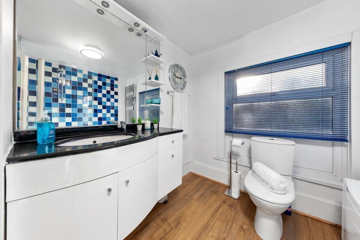 Balcony Blue Theme 1 Bedroom Central London Luxury Flat Near Hyde Park! Accommodates Up To 6! Double Sofa Bed And Next To Station! 外观 照片